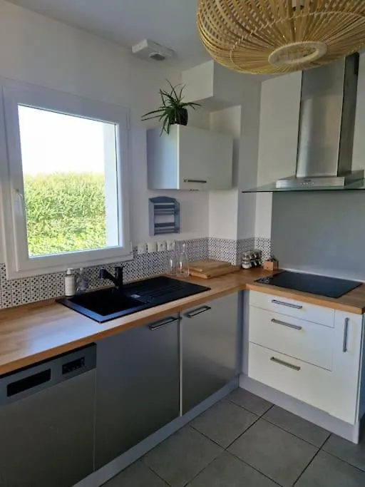 La Maison Des Voyageurs Treflez Holiday home