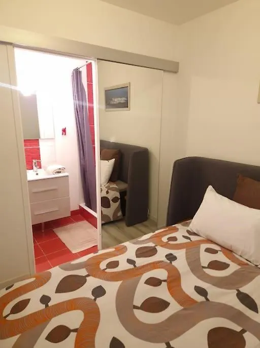 Holiday home La Maison Des Voyageurs Treflez France