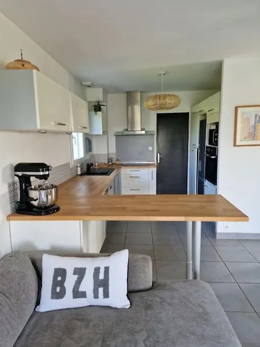 La Maison Des Voyageurs Treflez Holiday home