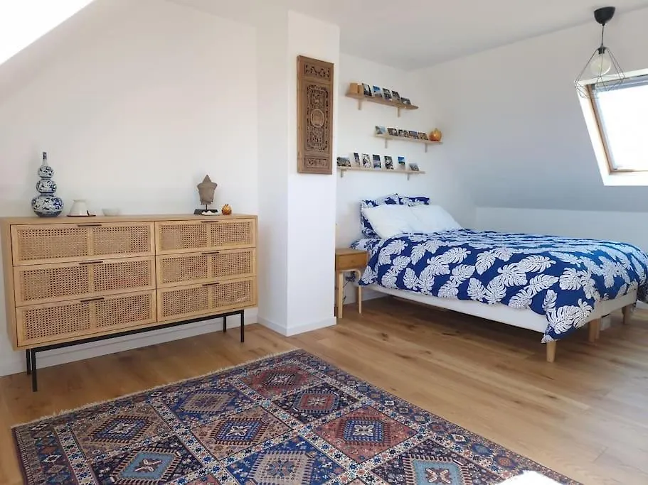 La Maison Des Voyageurs Treflez Holiday home