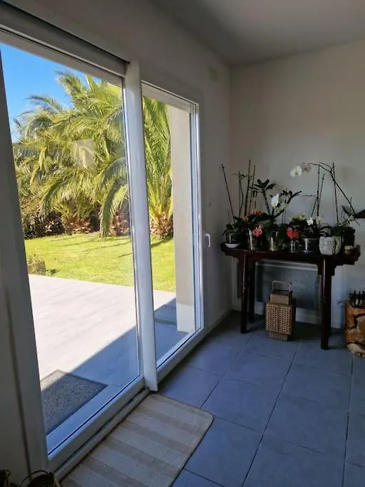 La Maison Des Voyageurs Treflez Holiday home